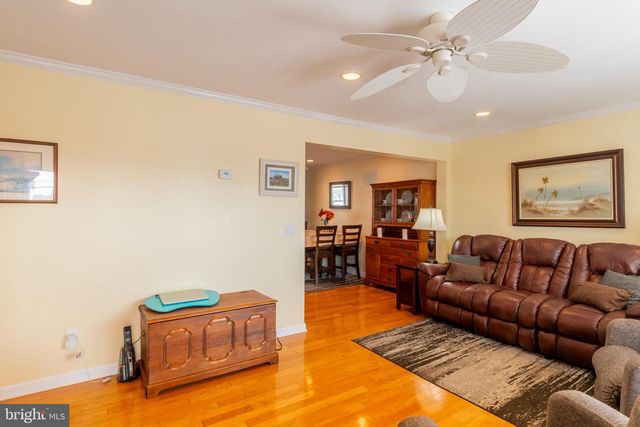 1073 RADIO RD, Little Egg Harbor Twp, NJ 08087