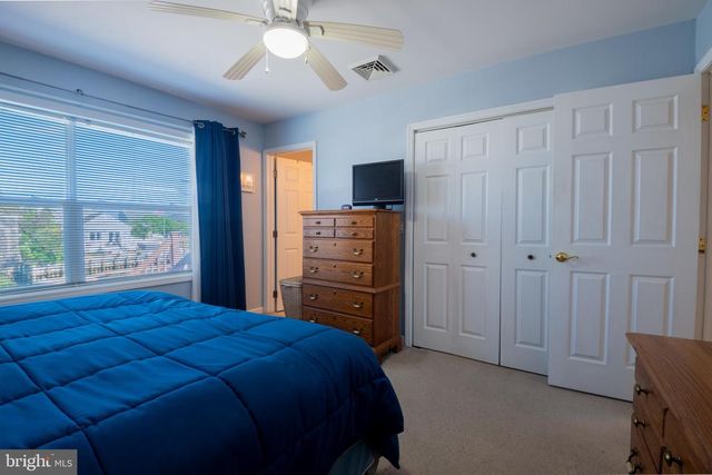 1073 RADIO RD, Little Egg Harbor Twp, NJ 08087