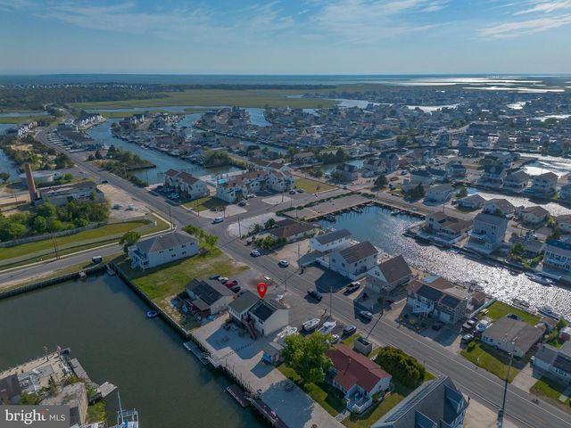 1073 RADIO RD, Little Egg Harbor Twp, NJ 08087