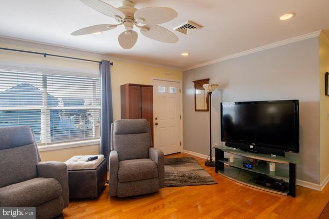 1073 RADIO RD, Little Egg Harbor Twp, NJ 08087
