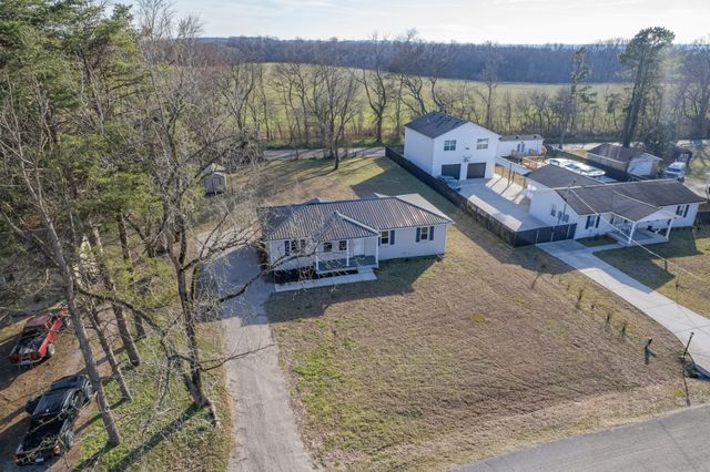 131 Napier Dr, Columbia, TN 38401