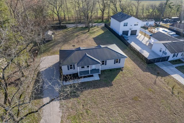 131 Napier Dr, Columbia, TN 38401