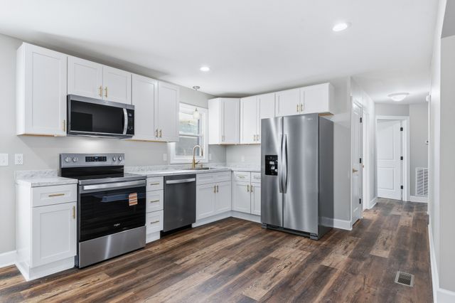 131 Napier Dr, Columbia, TN 38401