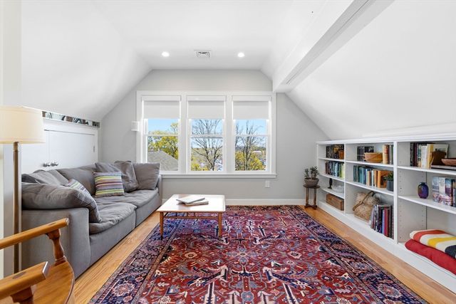 62 Saint Rose St 3, Boston, MA 02130