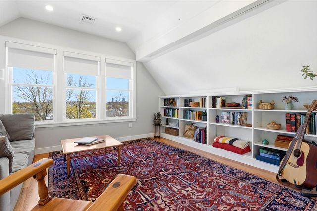 62 Saint Rose St 3, Boston, MA 02130