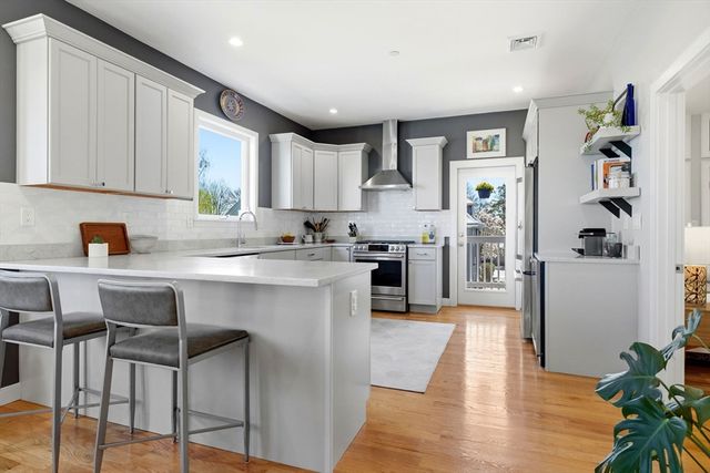 62 Saint Rose St 3, Boston, MA 02130