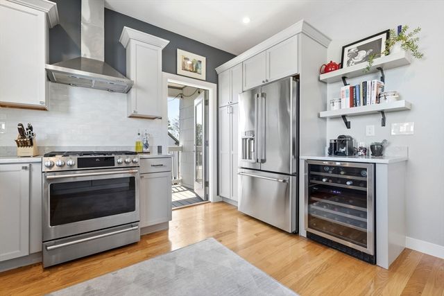 62 Saint Rose St 3, Boston, MA 02130