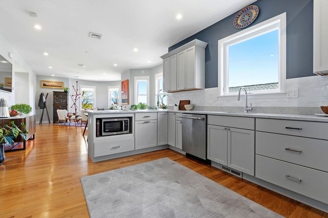 62 Saint Rose St 3, Boston, MA 02130