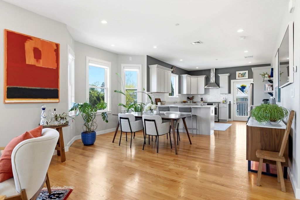 62 Saint Rose St 3, Boston, MA 02130