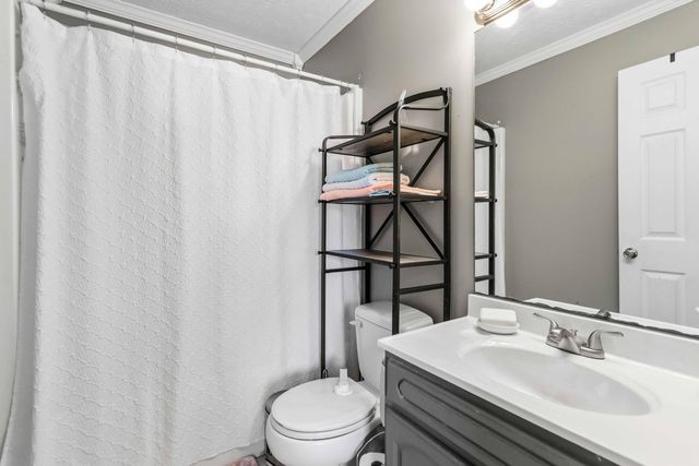 824 Walnut Road, Lily, KY 40740