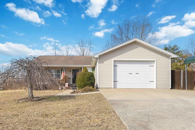 824 Walnut Road, Lily, KY 40740