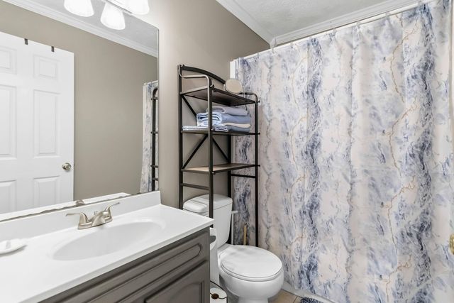 824 Walnut Road, Lily, KY 40740