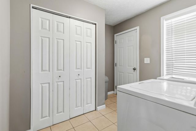 824 Walnut Road, Lily, KY 40740