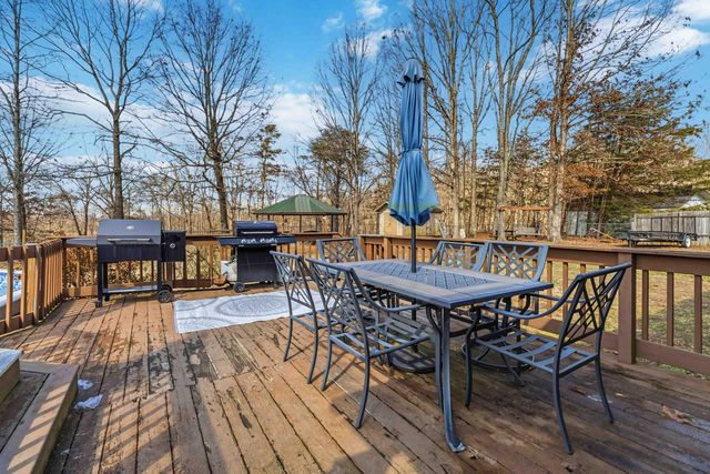 824 Walnut Road, Lily, KY 40740