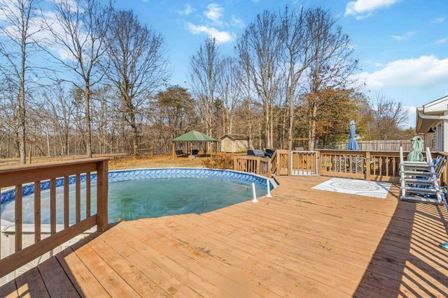 824 Walnut Road, Lily, KY 40740