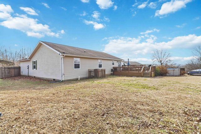 824 Walnut Road, Lily, KY 40740