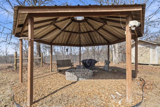 824 Walnut Road, Lily, KY 40740