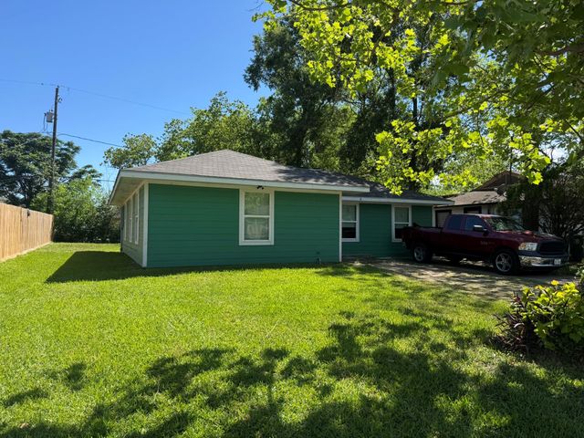 5846 Westover Street, Houston, TX 77033