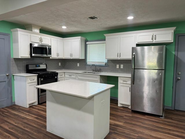 5846 Westover Street, Houston, TX 77033