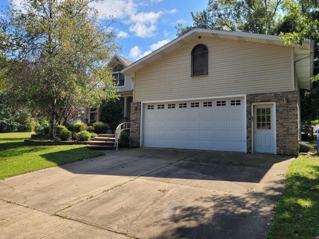 1108 3rd St. NE, Oelwein, IA 50662