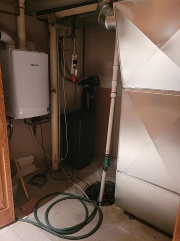 1108 3rd St. NE, Oelwein, IA 50662