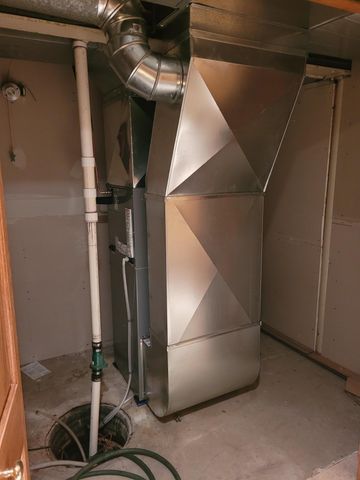 1108 3rd St. NE, Oelwein, IA 50662