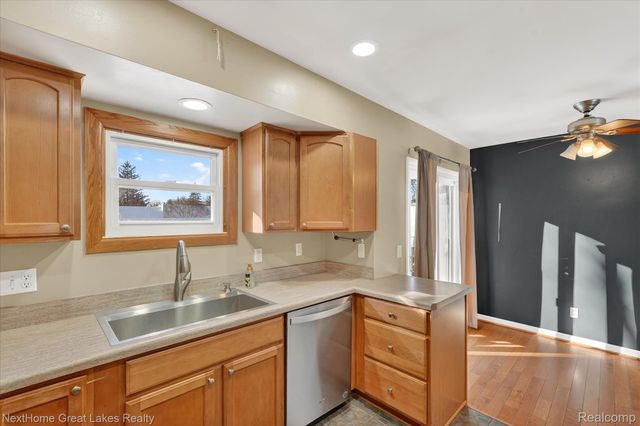 819 Southwood Drive, Fenton, MI 48430