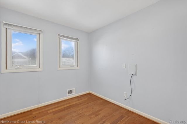 819 Southwood Drive, Fenton, MI 48430