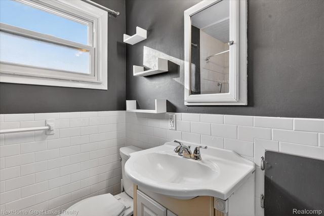 819 Southwood Drive, Fenton, MI 48430