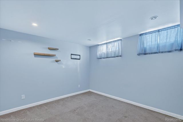 819 Southwood Drive, Fenton, MI 48430