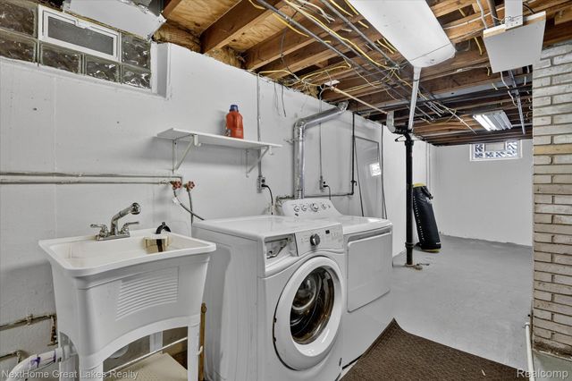 819 Southwood Drive, Fenton, MI 48430