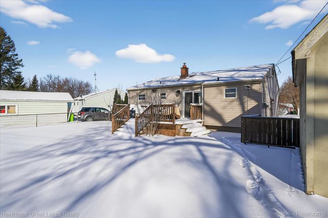 819 Southwood Drive, Fenton, MI 48430