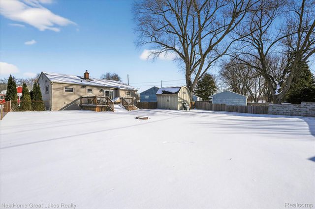 819 Southwood Drive, Fenton, MI 48430