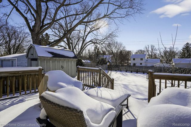 819 Southwood Drive, Fenton, MI 48430