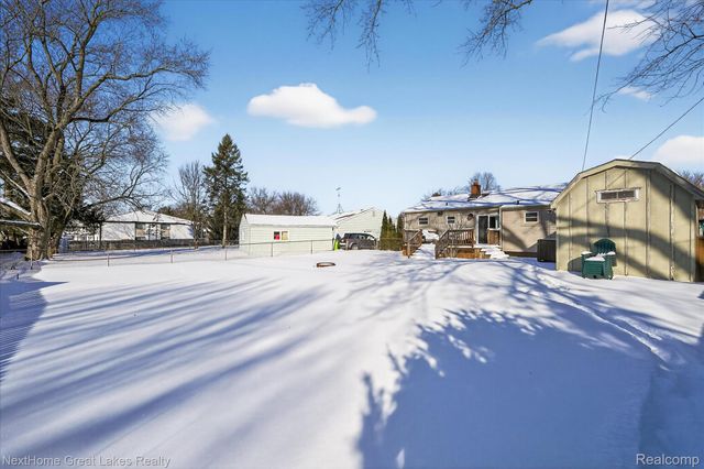 819 Southwood Drive, Fenton, MI 48430