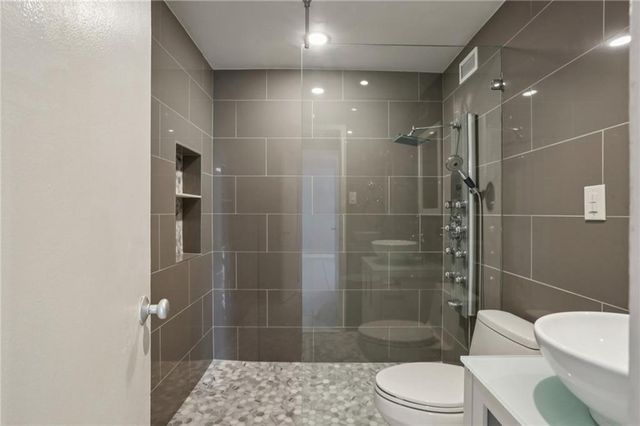 3060 Pharr Court N 612, Atlanta, GA 30305