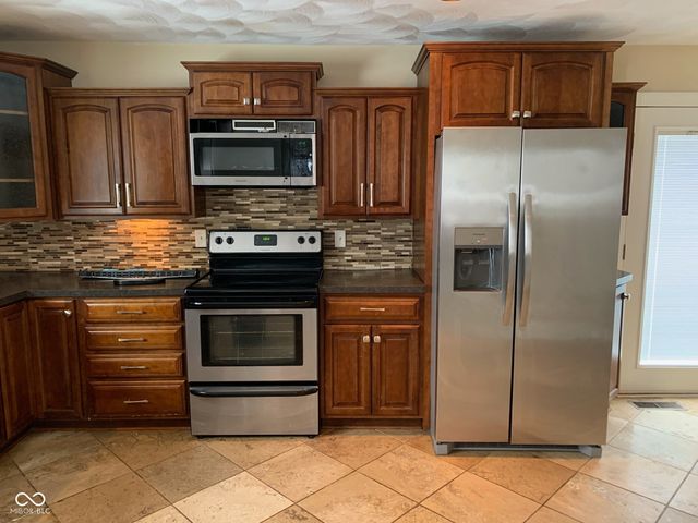 728 W 300 N, Anderson, IN 46011