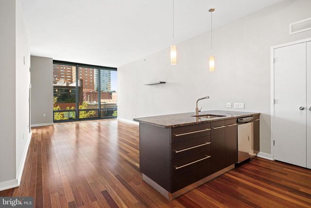 2101 MARKET ST #305, Philadelphia, PA 19103