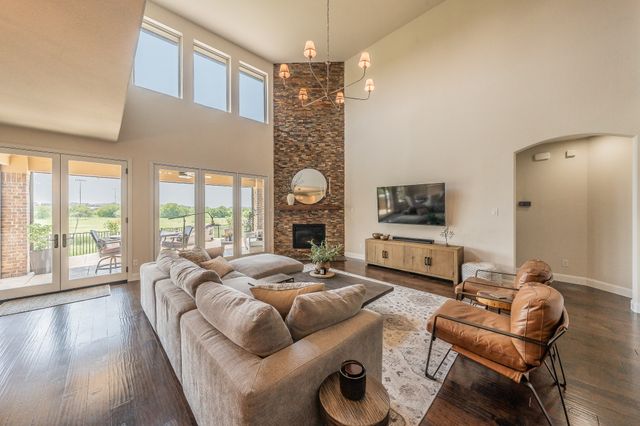 1233 Clearwater Drive, Frisco, TX 75036