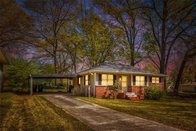 8504 Meadowbrook Drive, Douglasville, GA 30134