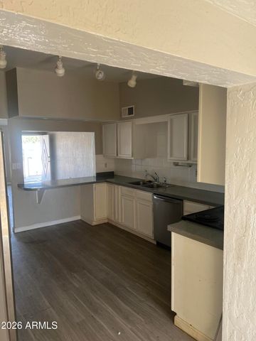 7015 E WILSHIRE Drive, Scottsdale, AZ 85257