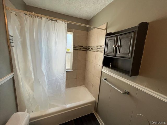 7552 Westminster Avenue, Warren, MI 48091