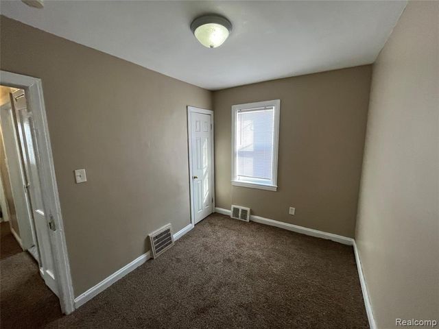 7552 Westminster Avenue, Warren, MI 48091