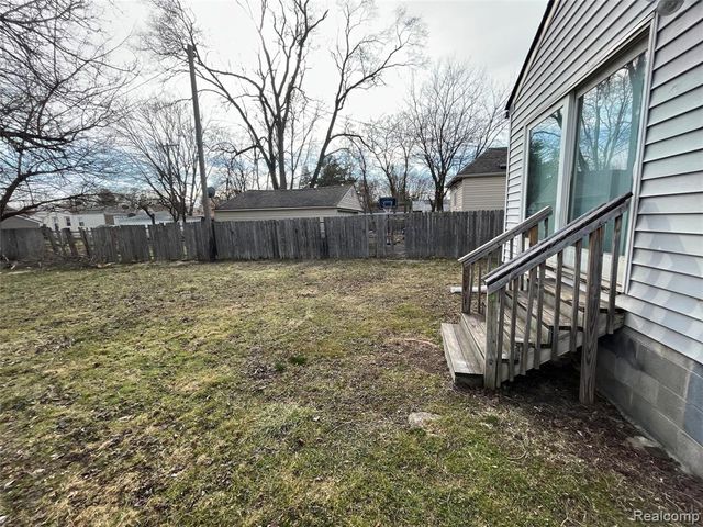 7552 Westminster Avenue, Warren, MI 48091