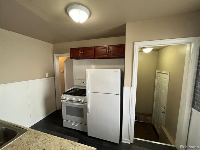 7552 Westminster Avenue, Warren, MI 48091