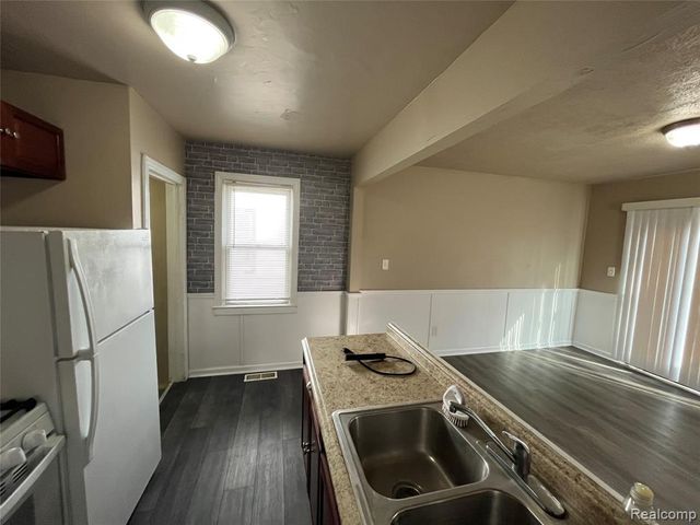 7552 Westminster Avenue, Warren, MI 48091