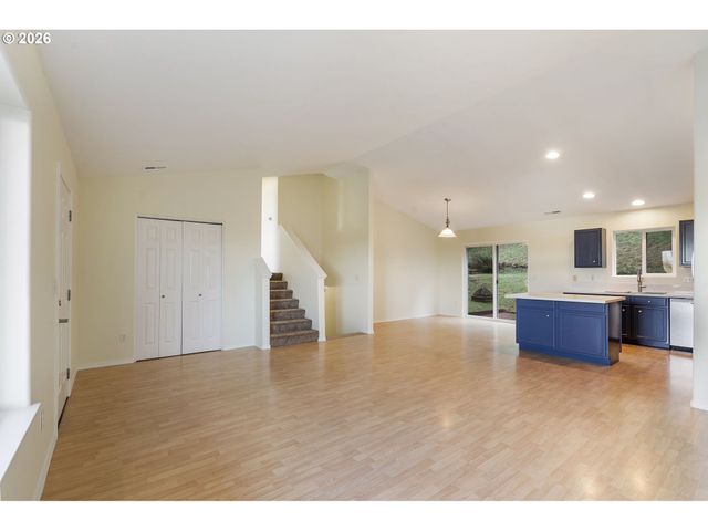 3220 Nw PACIFIC RIM Dr, Camas, WA 98607