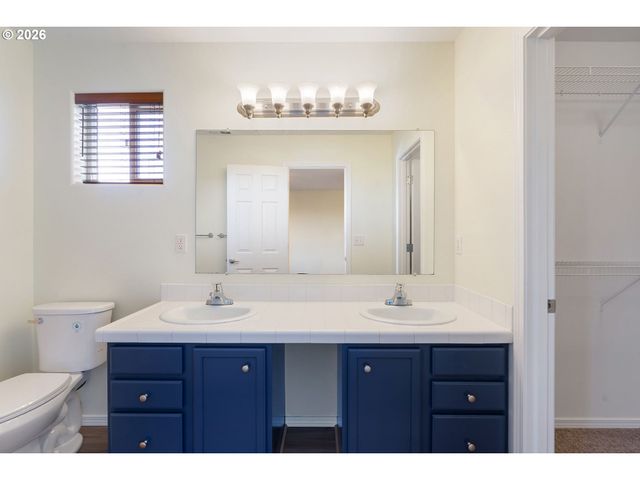 3220 Nw PACIFIC RIM Dr, Camas, WA 98607