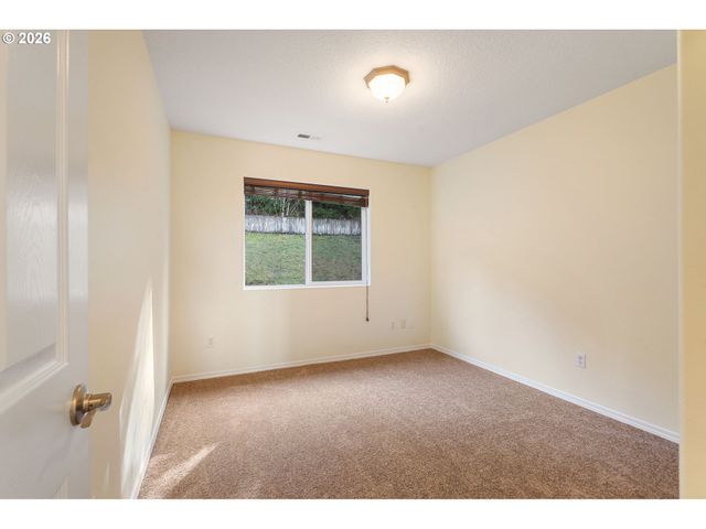 3220 Nw PACIFIC RIM Dr, Camas, WA 98607