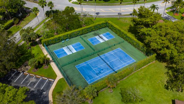 23 Walcott Drive, Boynton Beach, FL 33426